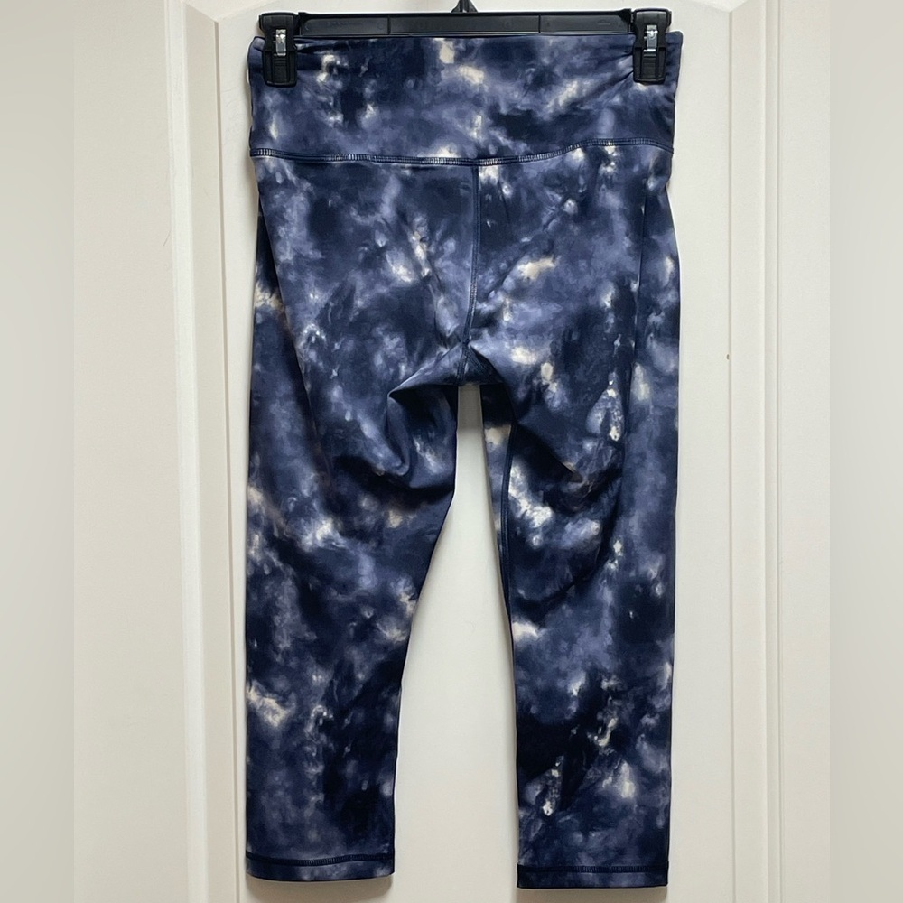 Banana Republic Sz M 7/8 Navy White Tie Dye High Rise Cropped Athletic Leggings - Picture 4 of 8
